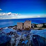 Castle Rizaraki 招待所