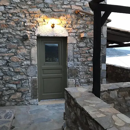 Konukevi Castle Rizaraki 4*