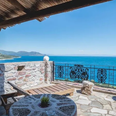 Castle Rizaraki Maison d'hôtes Kokkala